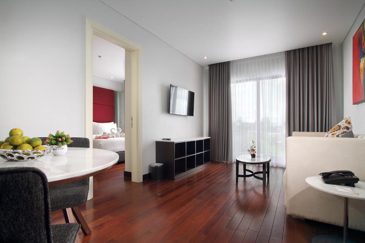 Helios Hotel & Convention Watampone Buitenkant foto